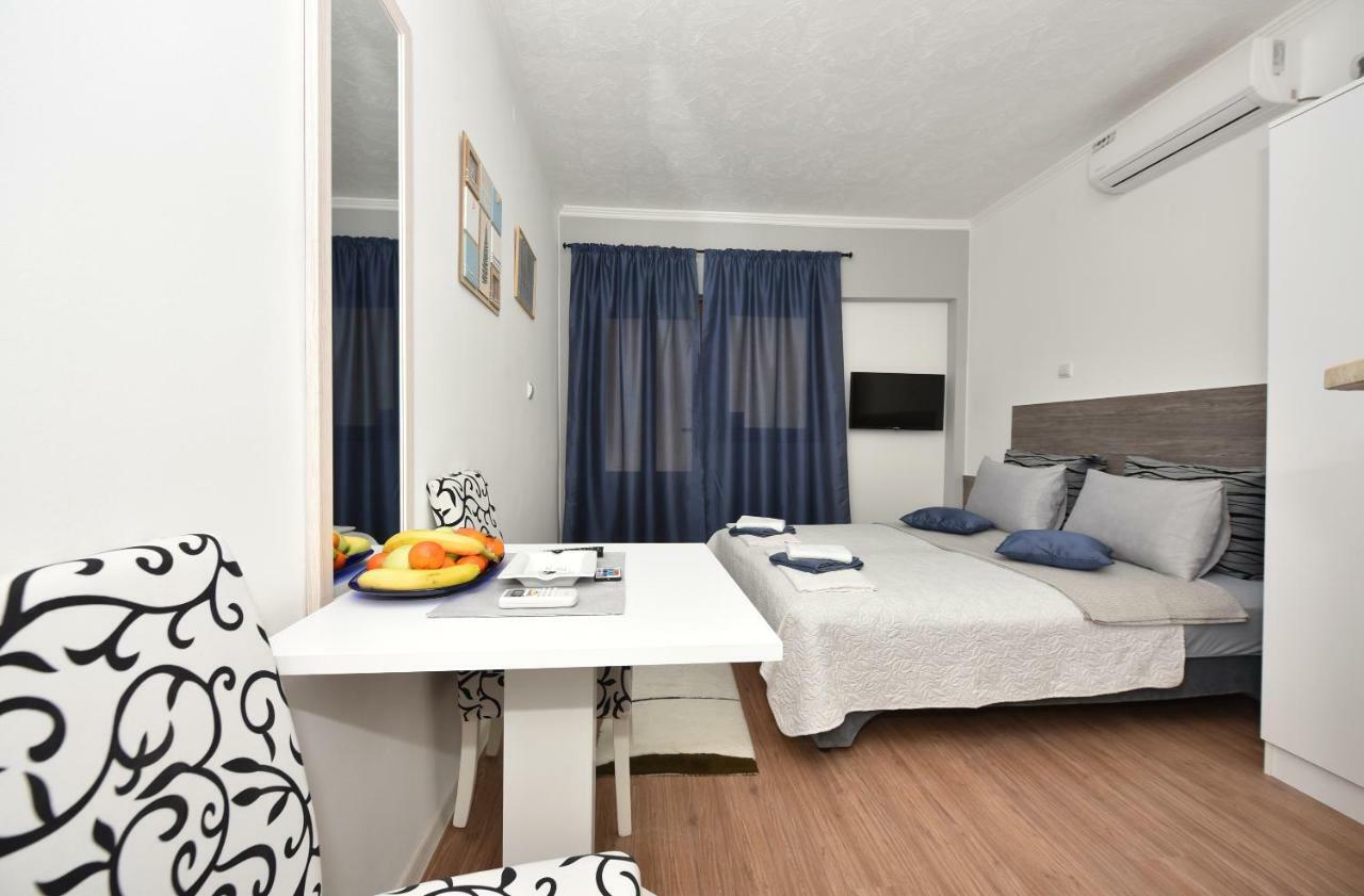 Apartments Song Of Joys Makarska Eksteriør billede